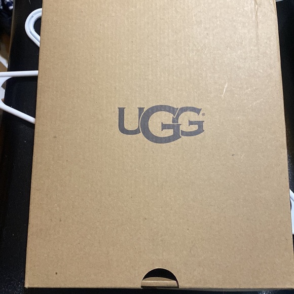 135. UGG size 7 women Rylee Glitter Brown Leopard Print Moccasin Slippers - Picture 8 of 8